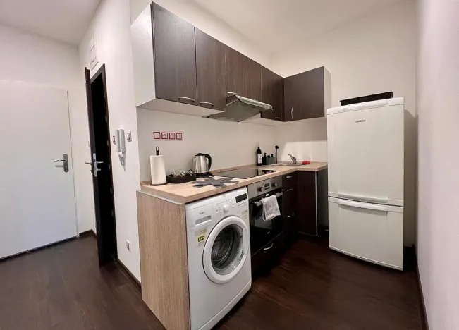 Pronájem bytu 2+kk, Karlovy Vary, Charkovská, 48 m2