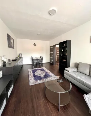 Pronájem bytu 2+kk, Karlovy Vary, Charkovská, 48 m2
