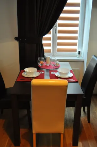 Pronájem bytu 1+kk, Praha - Bubeneč, U studánky, 37 m2