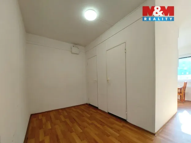 Prodej bytu 1+1, Karlovy Vary, Krymská, 37 m2