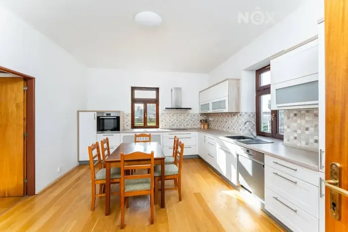 Prodej rodinného domu, Březno, 380 m2