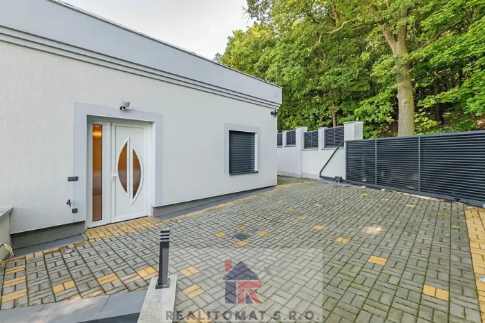 Pronájem bytu 4+kk, Praha - Komořany, Pod lesem, 127 m2