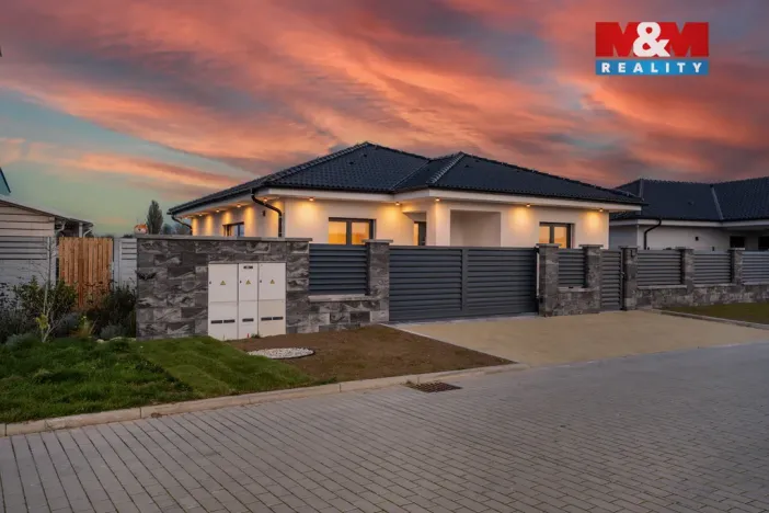 Prodej rodinného domu, Jenštejn, Za zahradami, 153 m2