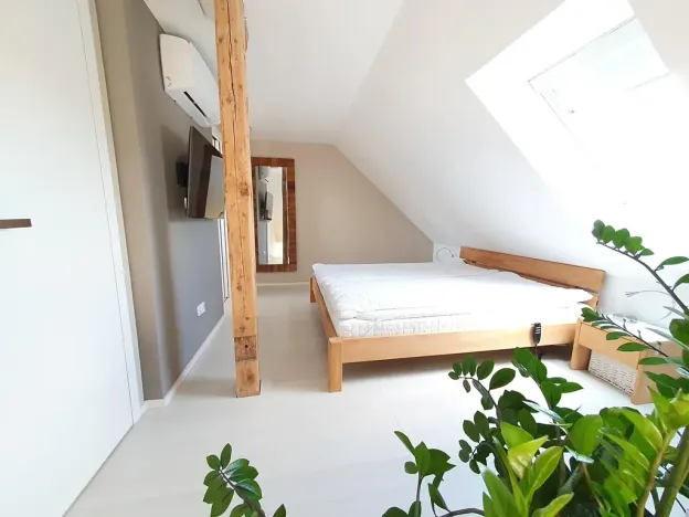 Pronájem bytu 4+1, Praha - Kobylisy, Služská, 128 m2