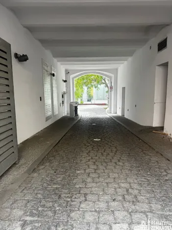 Pronájem kanceláře, Praha - Vinohrady, Korunní, 50 m2