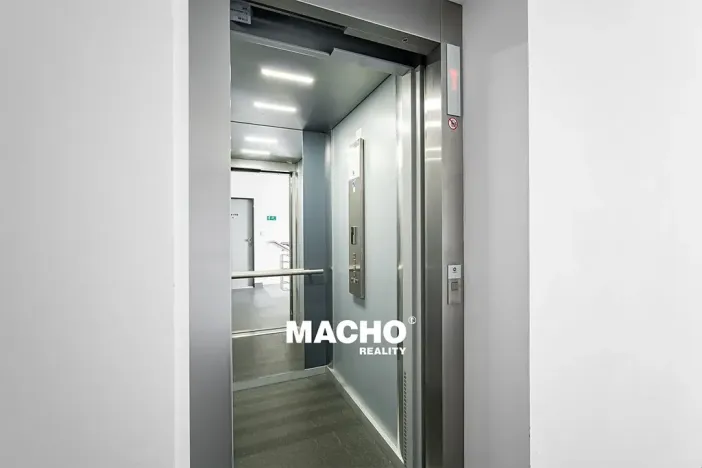 Pronájem bytu 1+kk, Praha - Michle, U plynárny, 31 m2