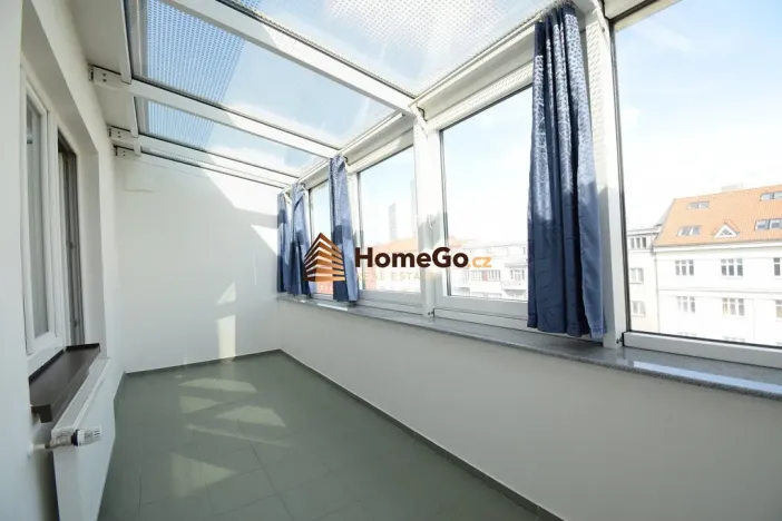 Pronájem bytu 1+kk, Praha - Nusle, U gymnázia, 47 m2