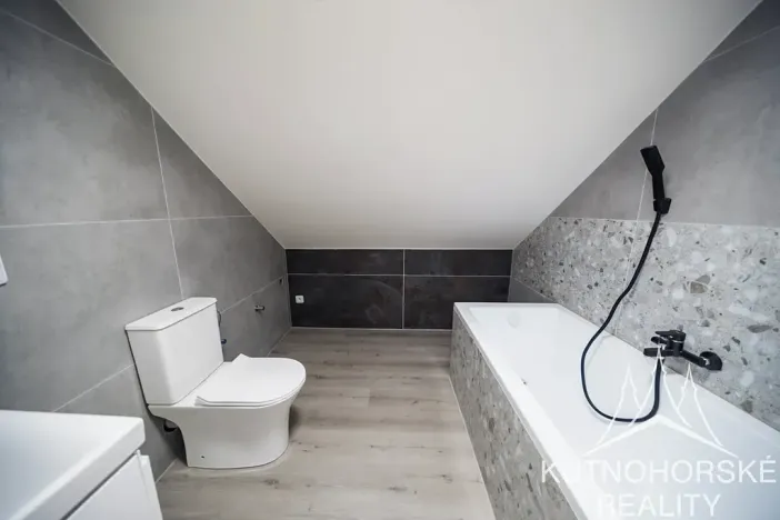 Prodej rodinného domu, Červené Pečky, Husova, 177 m2