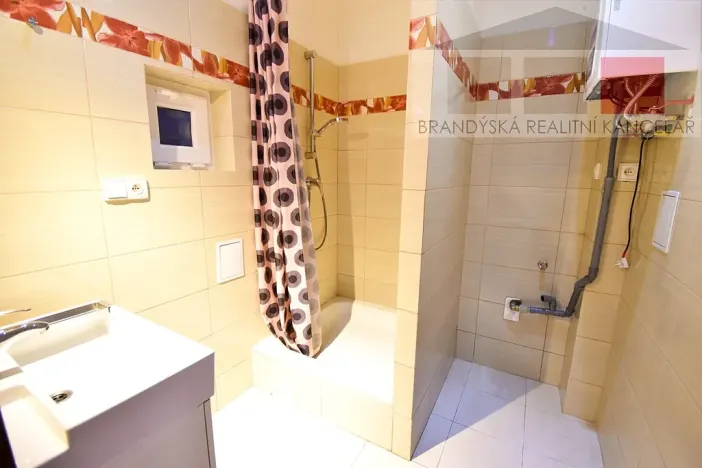 Pronájem bytu 2+kk, Praha - Vysočany, Na břehu, 51 m2