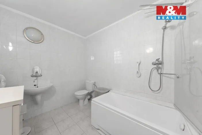 Prodej činžovního domu, Děčín - Děčín V-Rozbělesy, Ústecká, 741 m2