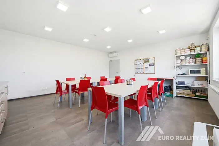 Prodej výrobních prostor, Zlín, Šrámkova, 643 m2