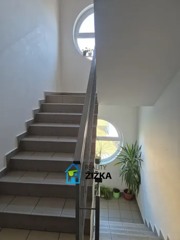 Prodej bytu 2+kk, Rousínov, Nad Školou, 45 m2