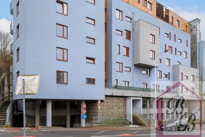 Pronájem bytu 1+kk, Praha - Podolí, Jeremenkova, 44 m2