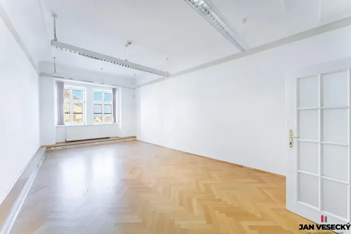 Pronájem kanceláře, Praha - Hradčany, Loretánské náměstí, 36 m2