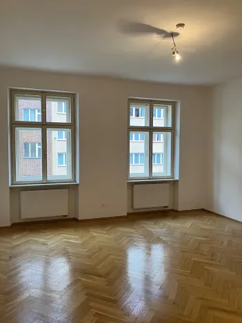 Pronájem bytu 1+kk, Praha - Karlín, Thámova, 44 m2