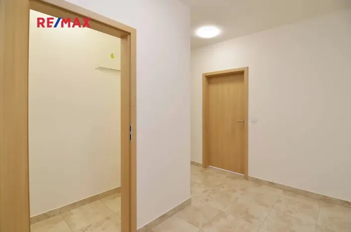 Pronájem bytu 3+kk, Praha - Hlubočepy, Fabiánové, 69 m2