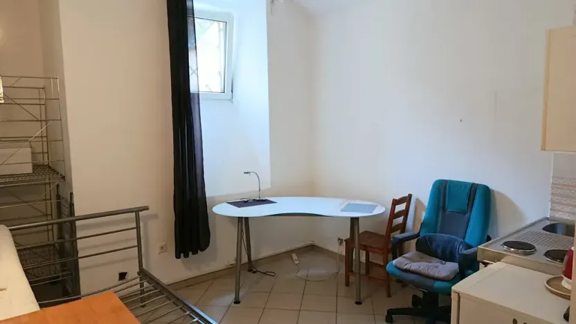 Pronájem komerční nemovitosti, Praha - Vinohrady, Lužická, 18 m2