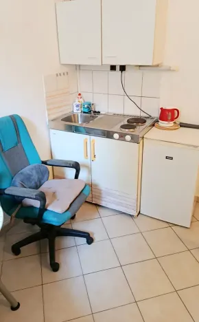 Pronájem komerční nemovitosti, Praha - Vinohrady, Lužická, 18 m2