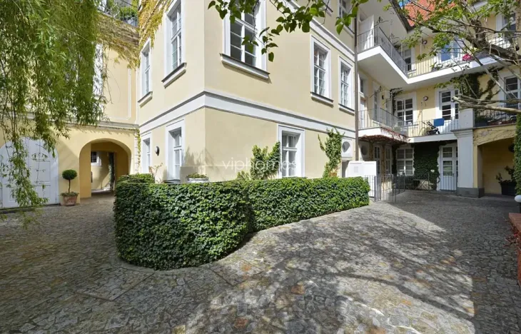 Pronájem bytu 2+kk, Praha - Malá Strana, Vlašská, 73 m2