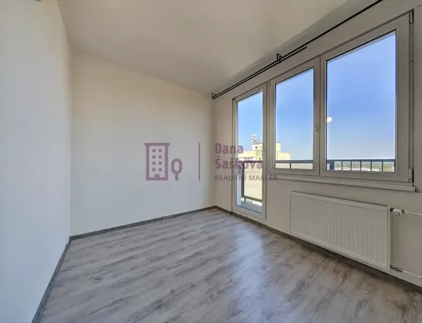 Pronájem bytu 2+kk, Jindřichův Hradec, sídliště Vajgar, 31 m2