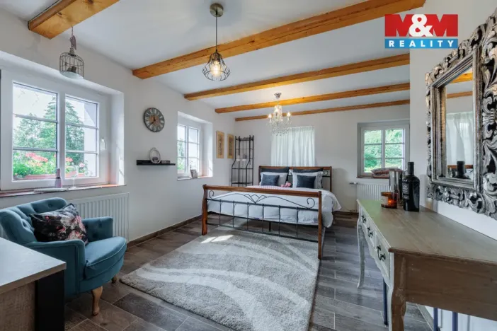 Prodej rodinného domu, Libá, 228 m2