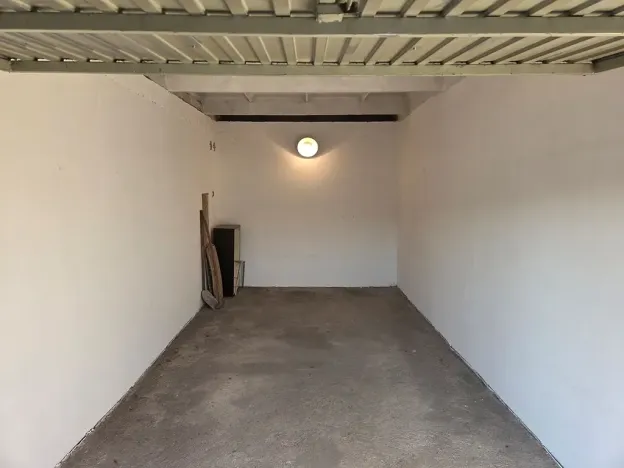 Pronájem garáže, Hradec Králové, U Mostku, 17 m2