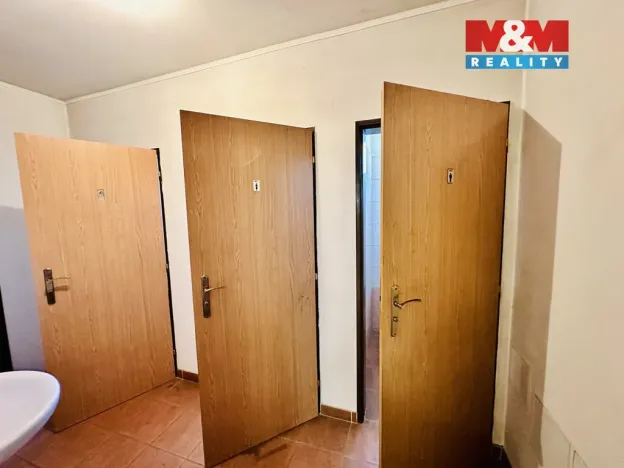 Pronájem skladu, Dražice, 822 m2