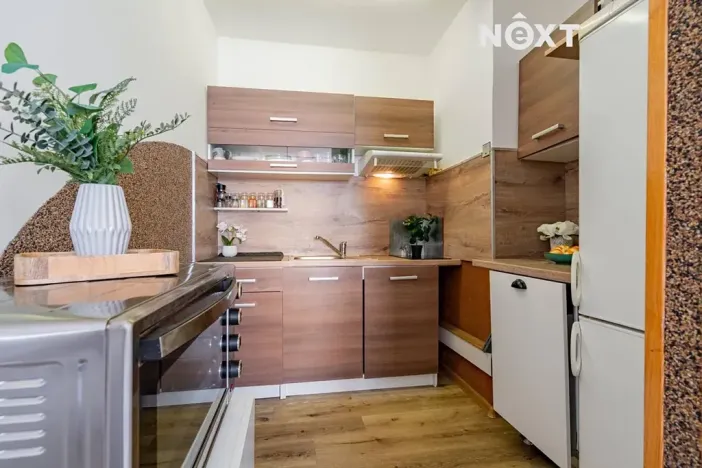 Prodej bytu 2+kk, Praha - Prosek, Prosecká, 41 m2