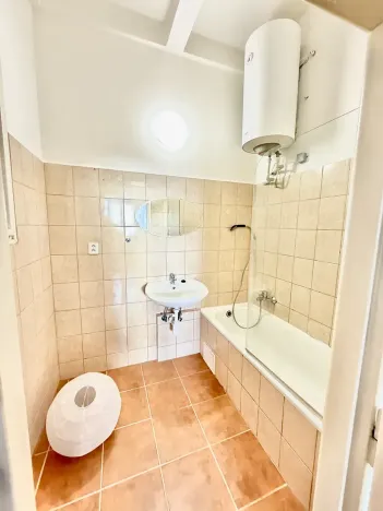 Pronájem bytu 2+kk, Praha - Holešovice, Poupětova, 52 m2