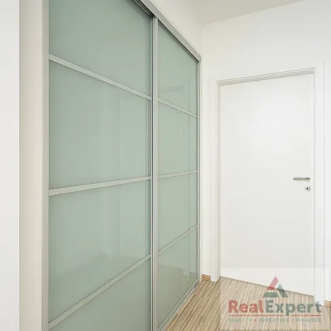 Pronájem bytu 2+kk, Praha - Záběhlice, Choceradská, 57 m2