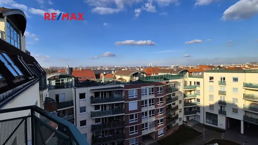 Pronájem bytu 2+kk, Praha - Žižkov, V kapslovně, 58 m2