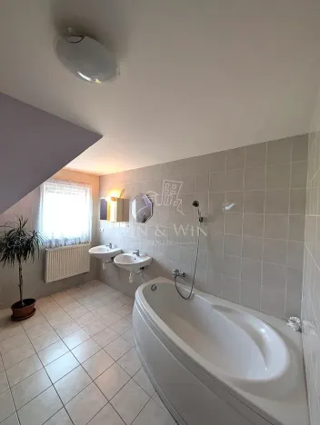 Prodej rodinného domu, Babice, Okružní, 141 m2