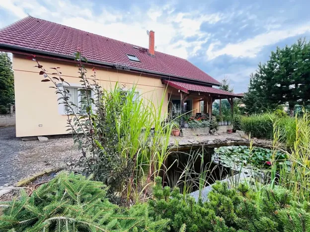 Prodej rodinného domu, Prackovice nad Labem, 190 m2