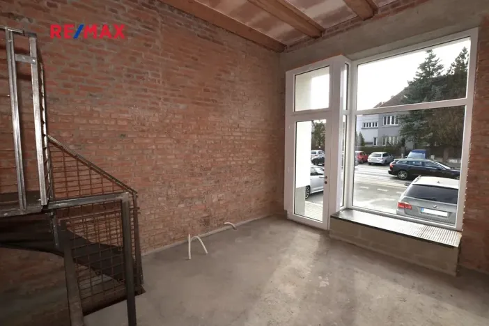 Pronájem obchodního prostoru, Plzeň, Slovanská, 41 m2