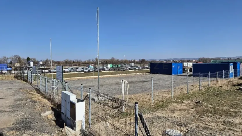 Pronájem komerčního pozemku, Planá, 1983 m2