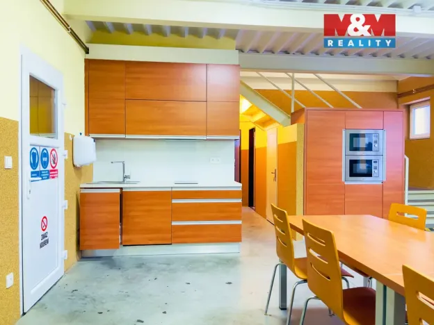 Pronájem výrobních prostor, Vizovice, Říčanská, 1070 m2