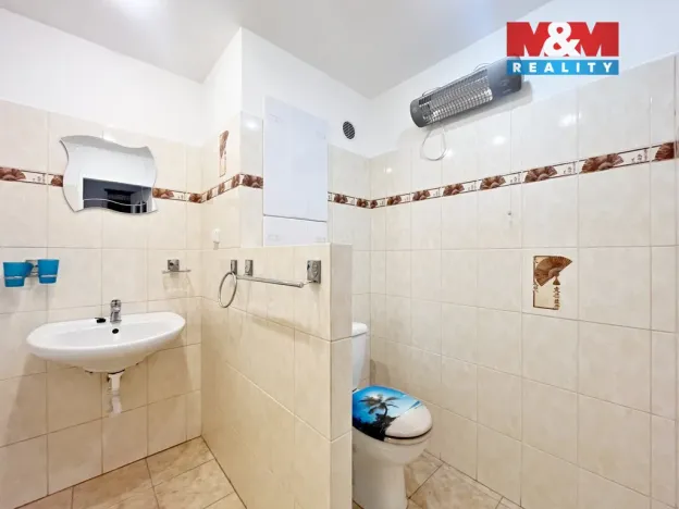 Pronájem bytu 2+1, Děčín - Děčín III-Staré Město, Oblouková, 74 m2