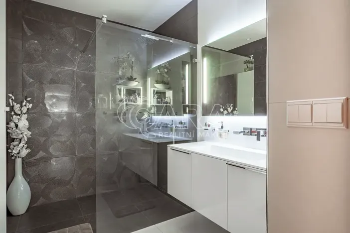 Prodej rodinného domu, Zeleneč, Štefánikova, 540 m2