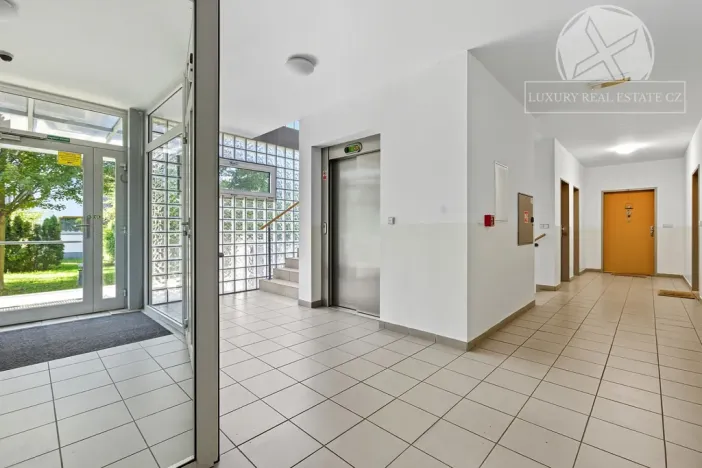 Prodej bytu 2+kk, Praha - Malešice, Prorektorská, 50 m2