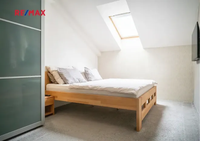 Prodej bytu 2+kk, Hradec Králové, Za Škodovkou, 68 m2