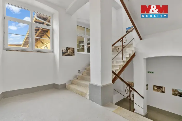 Pronájem výrobních prostor, Višňová - Poustka, 884 m2