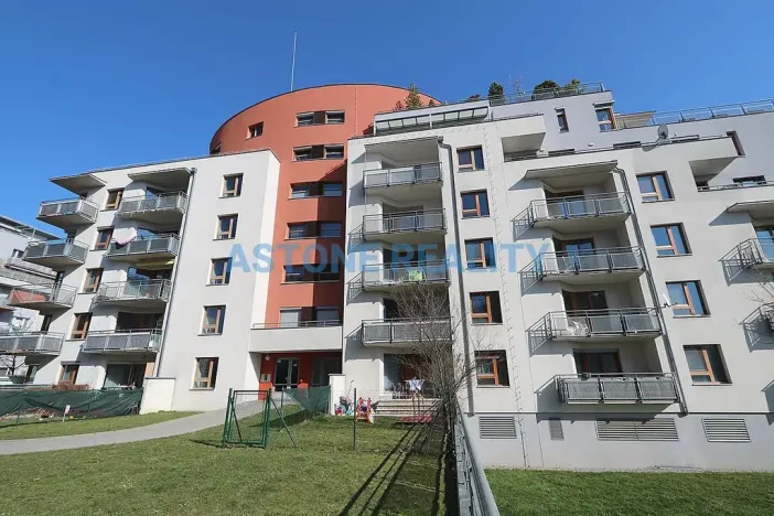 Prodej bytu 1+kk, Praha - Záběhlice, Mattioliho, 37 m2