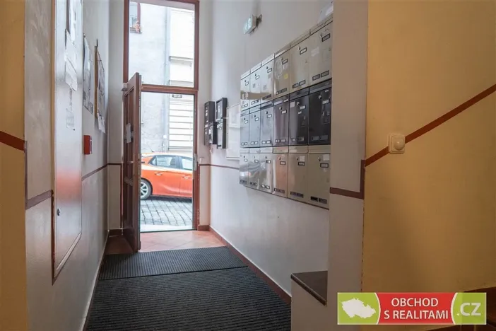 Pronájem bytu 1+kk, Praha, Kozácká, 30 m2