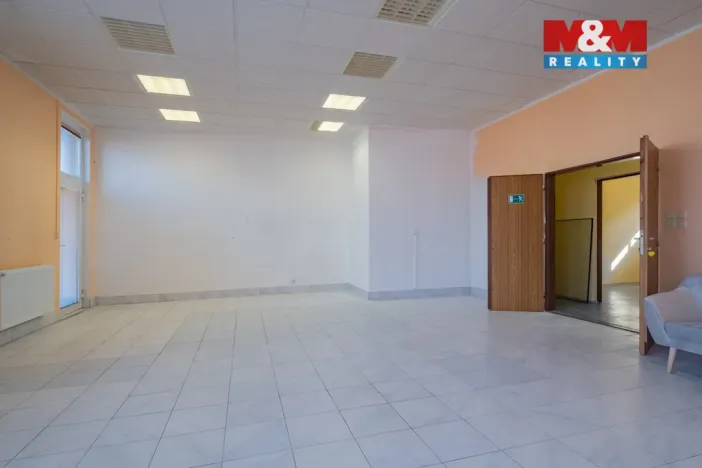 Prodej obchodního prostoru, Cheb, Na Hradčanech, 300 m2