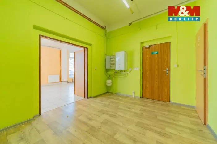 Prodej obchodního prostoru, Cheb, Na Hradčanech, 300 m2