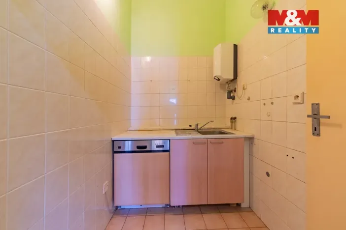 Prodej obchodního prostoru, Cheb, Na Hradčanech, 300 m2