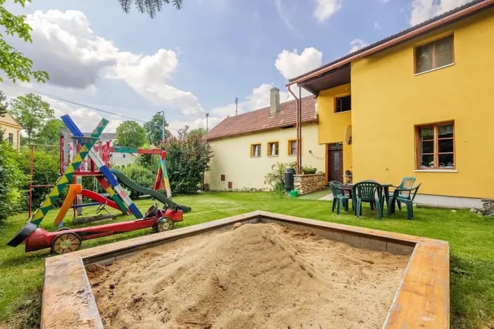 Prodej rodinného domu, Březina, 300 m2