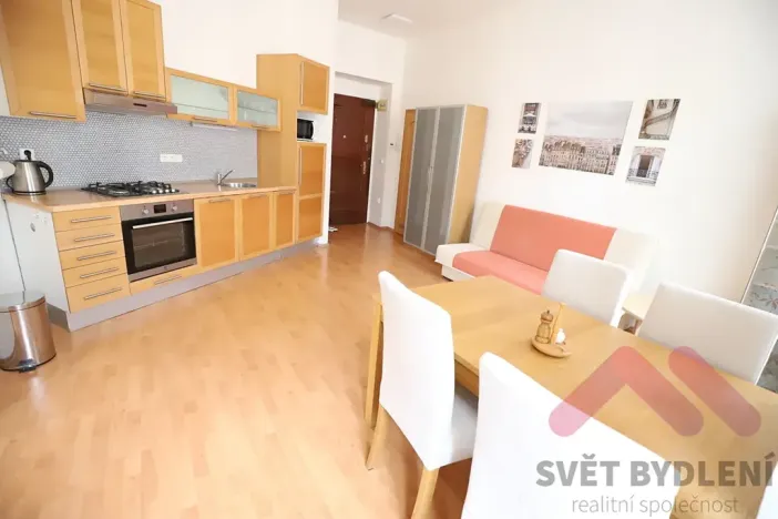 Pronájem bytu 2+kk, Praha - Nové Město, Koubkova, 52 m2