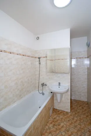 Prodej bytu 2+kk, Vestec, Ve Stromkách, 48 m2