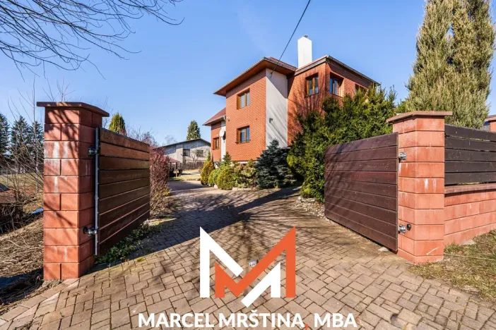 Prodej rodinného domu, Borová, 307 m2